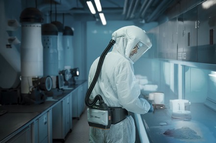 Ex-geschützter Gebläse-Atemschutz BLS 2800next in Anwendung